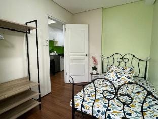 1BR Condo w Pool & Balcony - F&M Homes - Sitio Uno Apartment in Central Visayas
