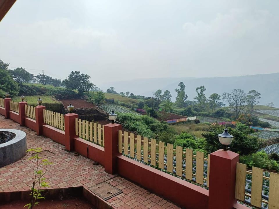 Breeze Valley Farm View  Villa in Mahabaleshwar