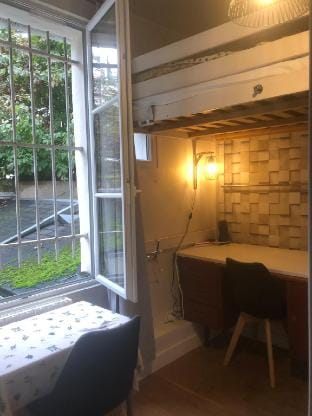 Studette étudiante paris 15e Bir Apartment in Paris