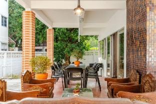 ICON HOUSE Villa in Bangkok