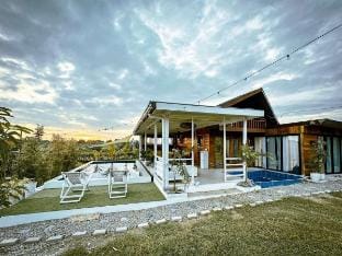 Rancho Oco Mahogany Farm Villa w/ Swimming Pool Villa in Nasugbu
