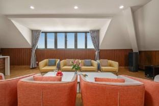 Tận hưởng kỳ nghỉ - villa 6 phòng ngủ -hồ bơi kính Villa in Da Nang