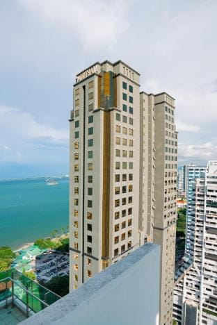 Mansion One 1BR @ Georgetown Apartment in George Town