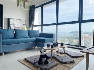 Sea View {Tea Time Suite} with Infinity Pool Vacation rental in George Town