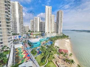 4B Sea View Family Suite w Bathtub CG Royal Strand Vacation rental in Johor Bahru