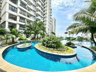 4B Sea View Family Suite w Bathtub CG Royal Strand Vacation rental in Johor Bahru