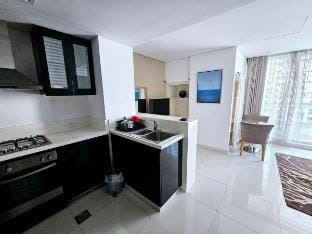 Modern Studio/close to Canal Apartment in Dubai