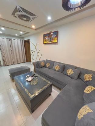 Downtown 1 BHK safe apartment Apartment in Lahore
