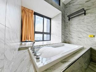 MJHolidayA2736{SunsetBliss} Skylineview+FreeCarprk Apartment in Malacca