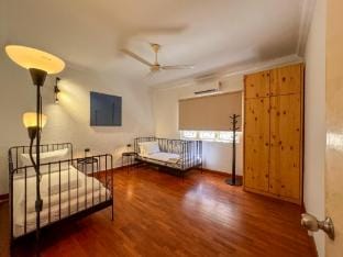 PRIME Location | 5 Mins Walk to Shops & Eateries! Vacation rental in Tanjung Bungah