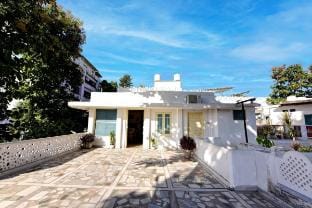 Villa 10 Para - 2BHK Cozy Balcony Suite  (4 Pax) Vacation rental in Udaipur