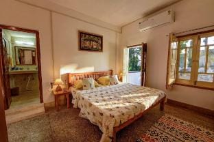 Villa 10 Para - 2BHK Cozy Balcony Suite  (4 Pax) Vacation rental in Udaipur
