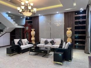 Biệt thự sang trọng 6 Phòng Ngủ Đà Nẵng Cạnh Biển Villa in Da Nang