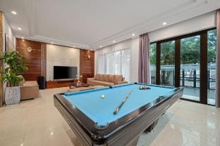 Beach front Pool Villa Danang_8bedrooms Villa in Da Nang