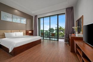 Beach front Pool Villa Danang_8bedrooms Villa in Da Nang