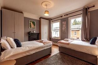 Cosy 2 Bed House Wi-Fi Private Garden Work/Family Vacation rental in Reading
