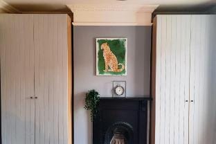 Cosy 2 Bed House Wi-Fi Private Garden Work/Family Vacation rental in Reading