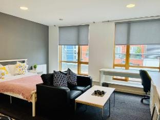 Spacious Balcony Apartment in Zone 1 near Holborn Apartment in London Borough of Islington
