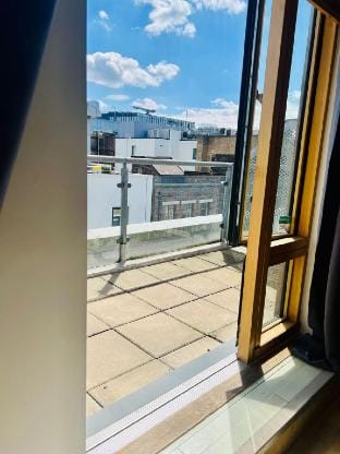 Spacious Balcony Apartment in Zone 1 near Holborn Apartment in London Borough of Islington