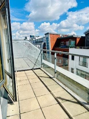 Spacious Balcony Apartment in Zone 1 near Holborn Apartment in London Borough of Islington