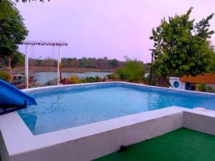 Siraya Pool Villa & Cafe (Modern 3) Villa in Laos
