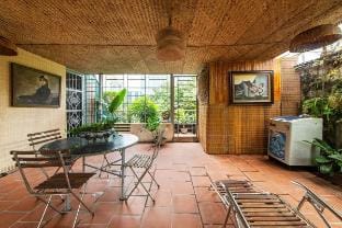 Luxe Boutique 2BR Apart W/Tub+Free Wifi/Washer Vacation rental in Hanoi