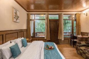 Bear Creek Luxury 2BHK Cottage at Mall Road Manali Vacation rental in Manali