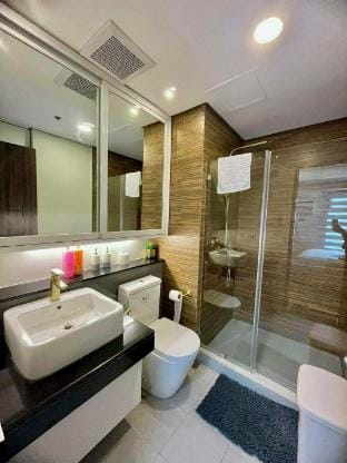 Manila Bay Suite near PICC Roxas Blvd. Vacation rental in Pasay