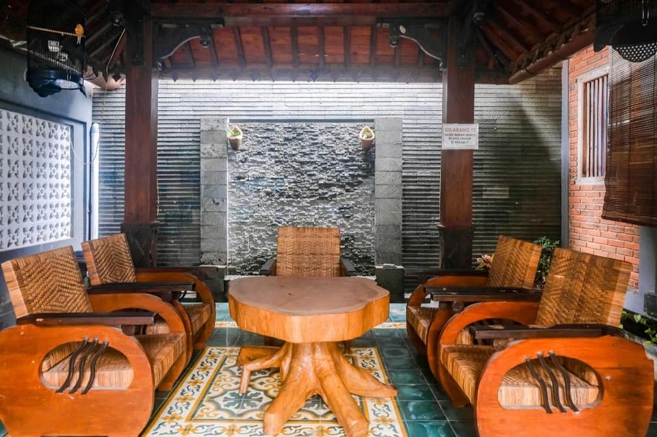 Joglo Manggisan Syariah Kotagede Mitra RedDoorz Hotel in Special Region of Yogyakarta