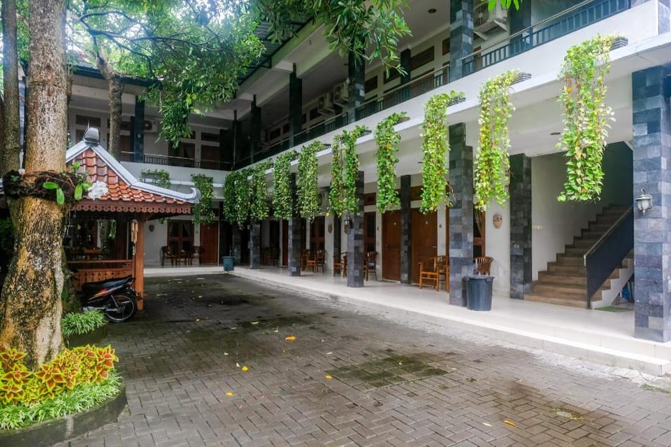 Joglo Manggisan Syariah Kotagede Mitra RedDoorz Hotel in Special Region of Yogyakarta