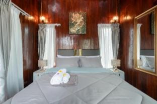 wooden  romantic villa with 2bedroom  Villa in Thailand