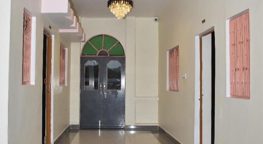 Rudra Guest House Hotel in Varanasi