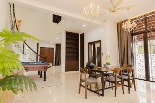 Gelugor 2-Storey Big Bungalow 23pax w/ BBQ Snooker Vacation rental in George Town