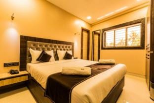 Hotel Golden Crown Apartment in Mumbai