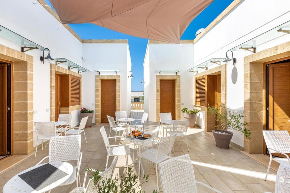 Lido Marini Rooms Affittacamere B&B Bed and Breakfast in Apulia