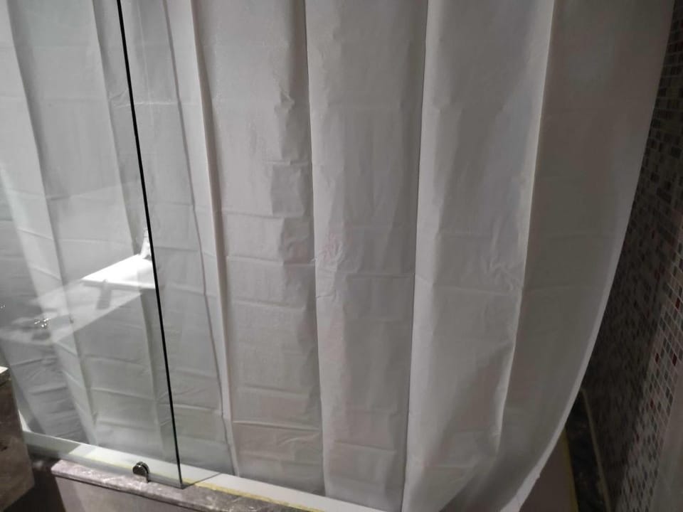 OYO HOME 1400 2 Br With Spectacular View Towards Airport Hotel in Abu Dhabi