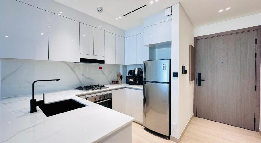 OYO HOME 1408 Standard 1bedroom Apartment Binghatti Emerald Bed and Breakfast in Dubai