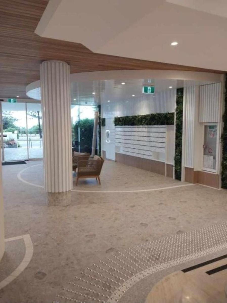 Oceanfront Escape, Southern Cross 9th Floor Apartment in Burleigh Heads