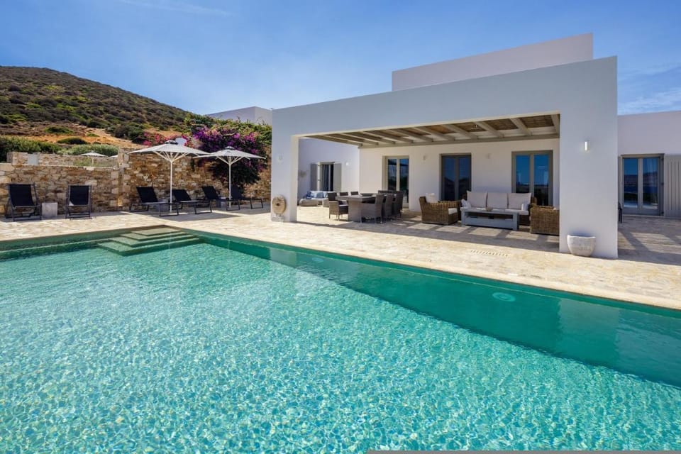 The Gallery Home - Elegant Villa In Antiparos Villa in Decentralized Administration of the Aegean
