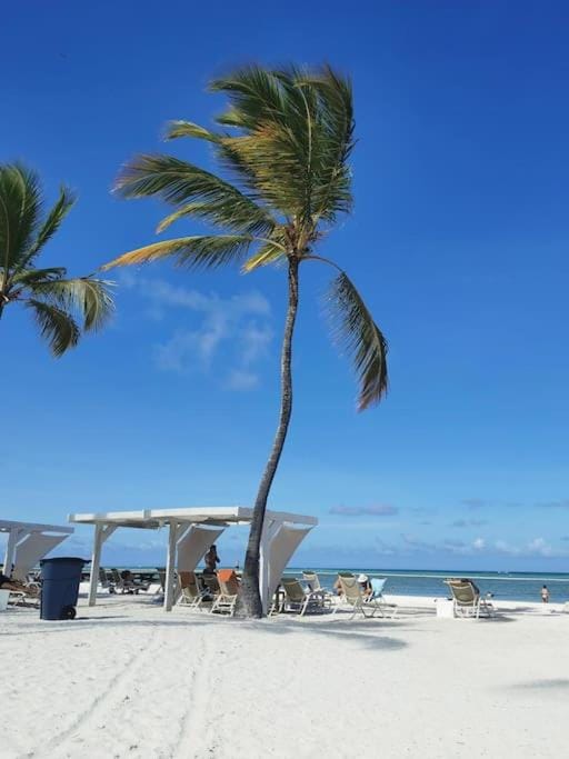 Sunset View, Walk to Pool, Hot Tub, Dining, Shops Apartment in Punta Cana