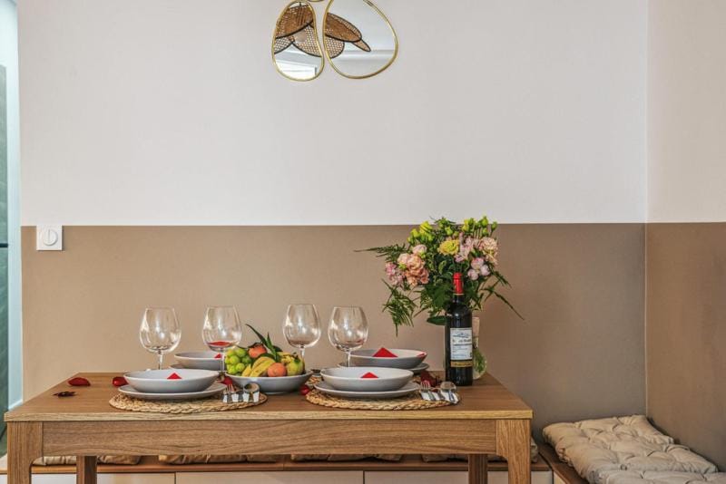 Lavie Maison Hot Tub and AC Apartment in Nice