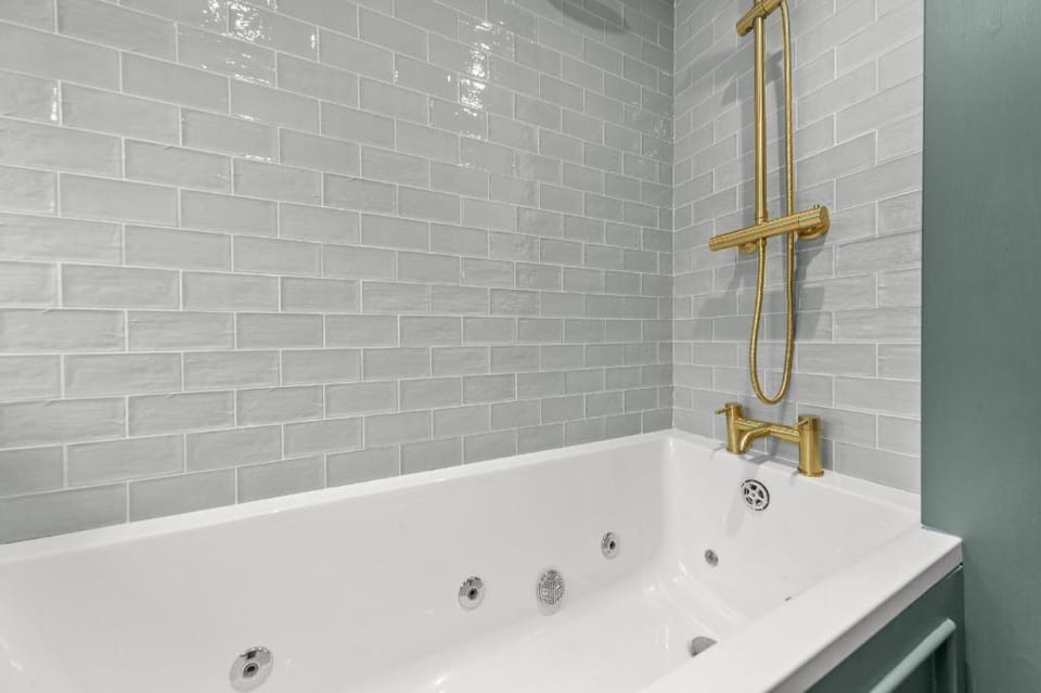 Tilly's Cosy Cottage Retreats - Viaduct Cottage Vacation rental in Borough of Harrogate