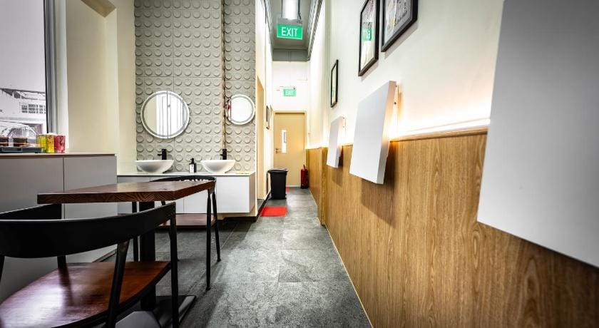 Gusti Bed & Breakfast Singapore Hostel in Singapore