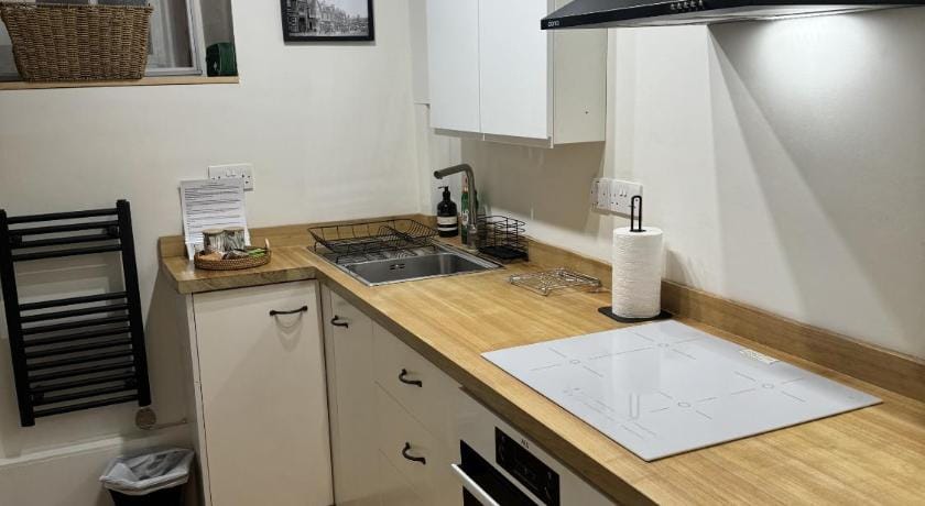 Little Priory Cottage Hotel in West Oxfordshire District