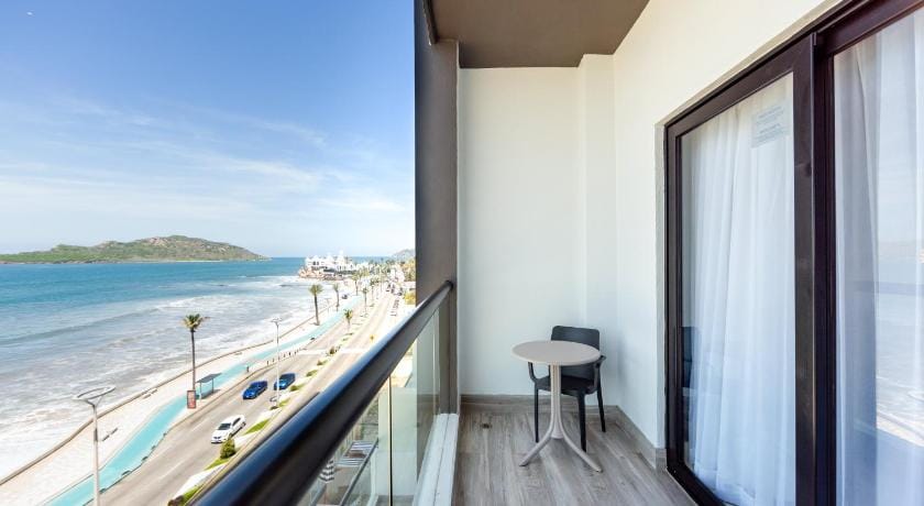 Holiday Inn Express And Suites Mazatlan Hotel in Mazatlan