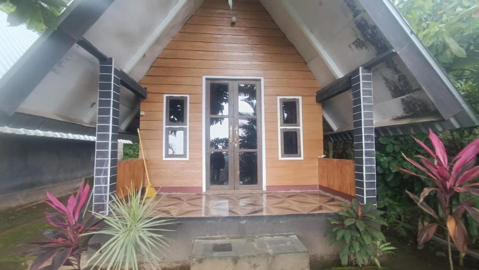 Rejeng Bungalow Near Gangga Waterfall Hotel in West Nusa Tenggara, Indonesia