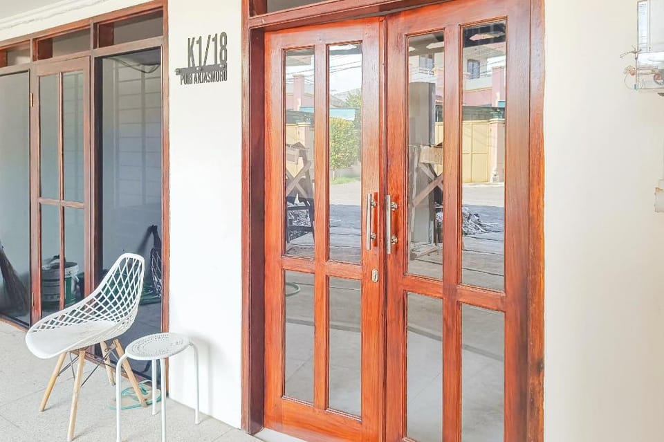 RedDoorz @ Anjasmoro Guest House near Bandara Ahmad Yani Semarang Hotel in Indonesia