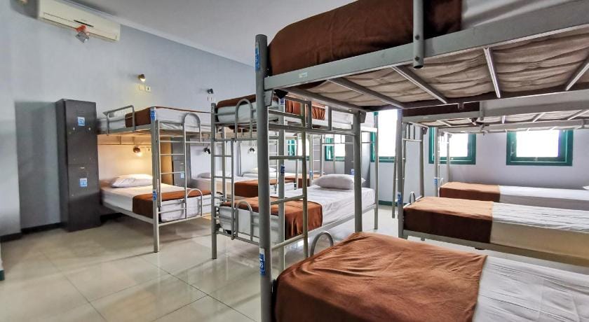 Populair Hostel Braga Hotel in Bandung