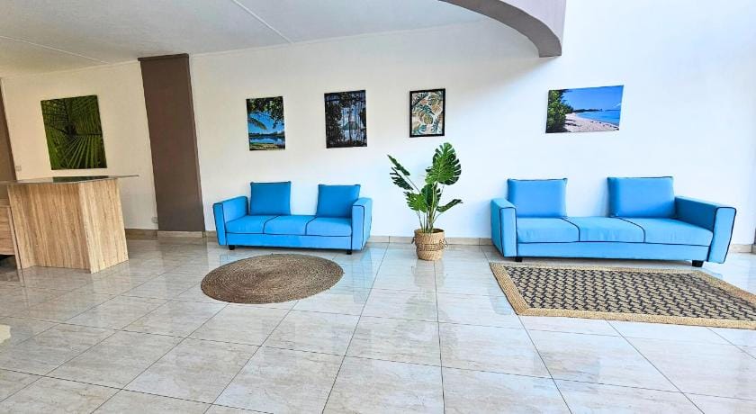 Zen Retreat with Stunning Sea Views and Sunsets Apartment in Flic en Flac