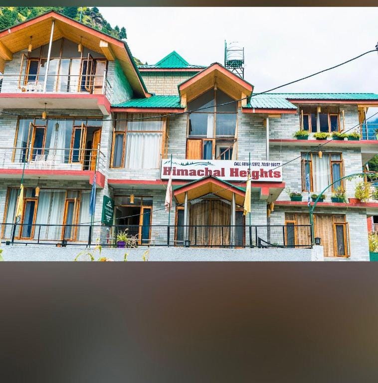 Himachal Heights Hotel in Manali